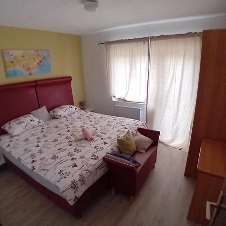Holiday Home Ivano Korenica Ngoại thất bức ảnh